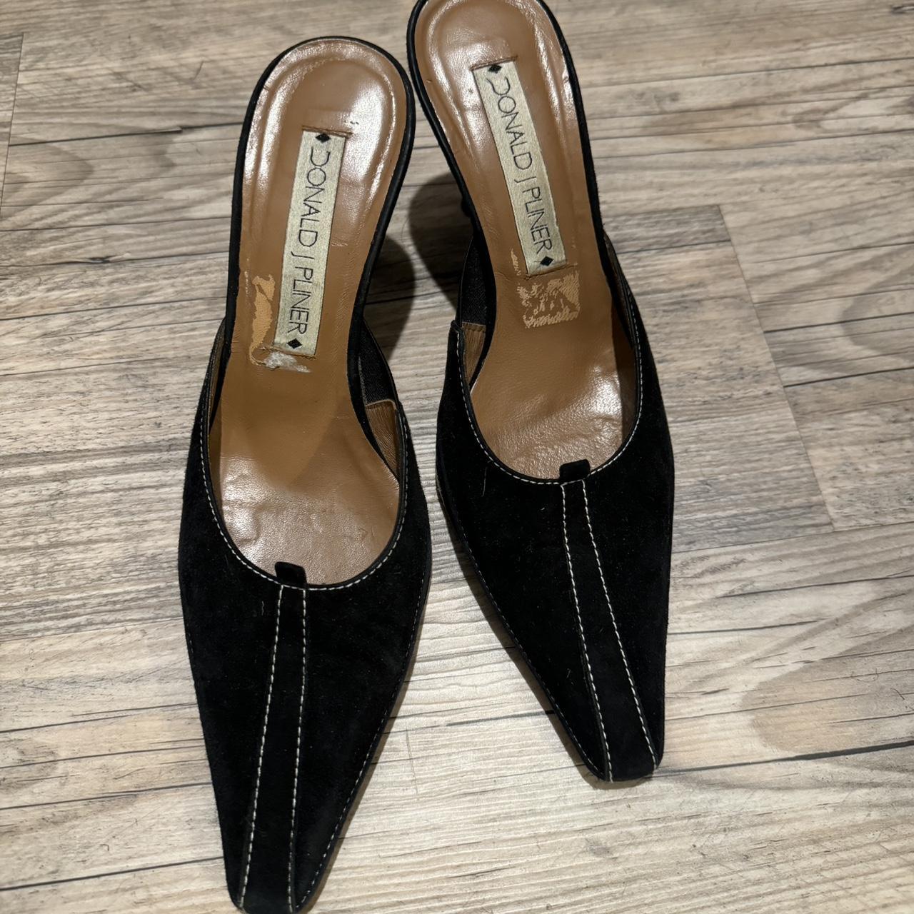 donald pliner kitten heels size 8 - Depop