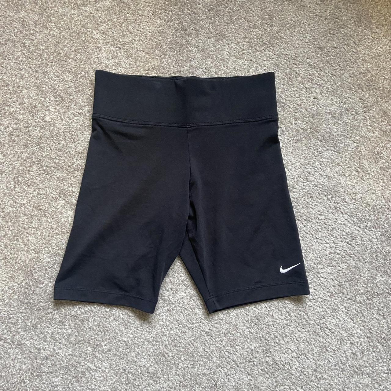 womens shorts nike black