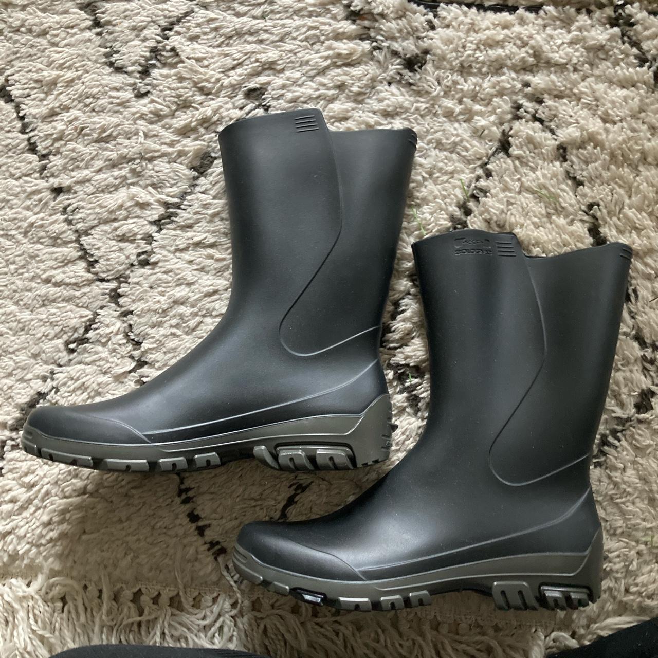 Solognac wellies Dark grey/black Size UK... Depop