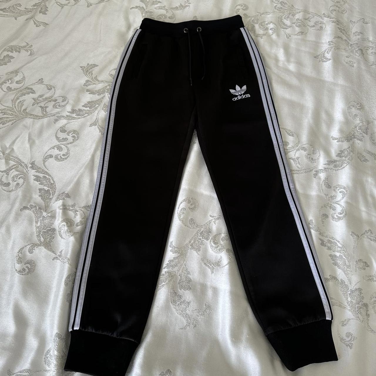 adidas sweatpants with zipper pockets