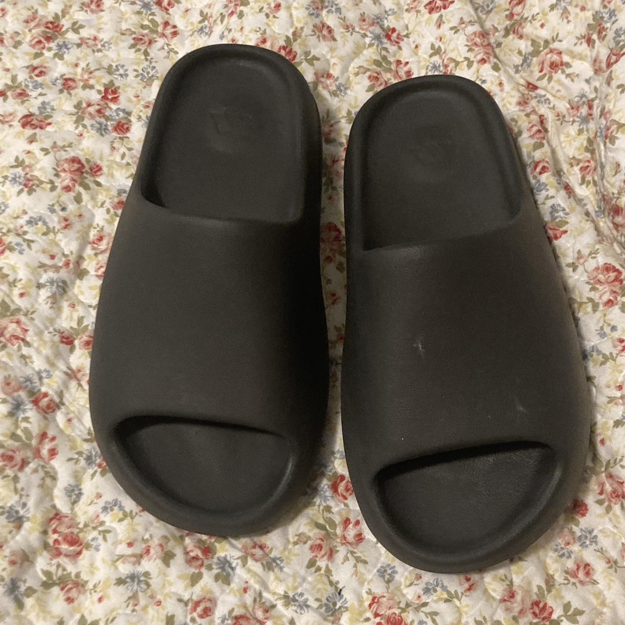 yeezy slides men nearby