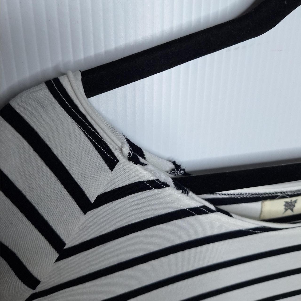 Source Unknown Women's T-shirt - White/Black - XX… - image 6