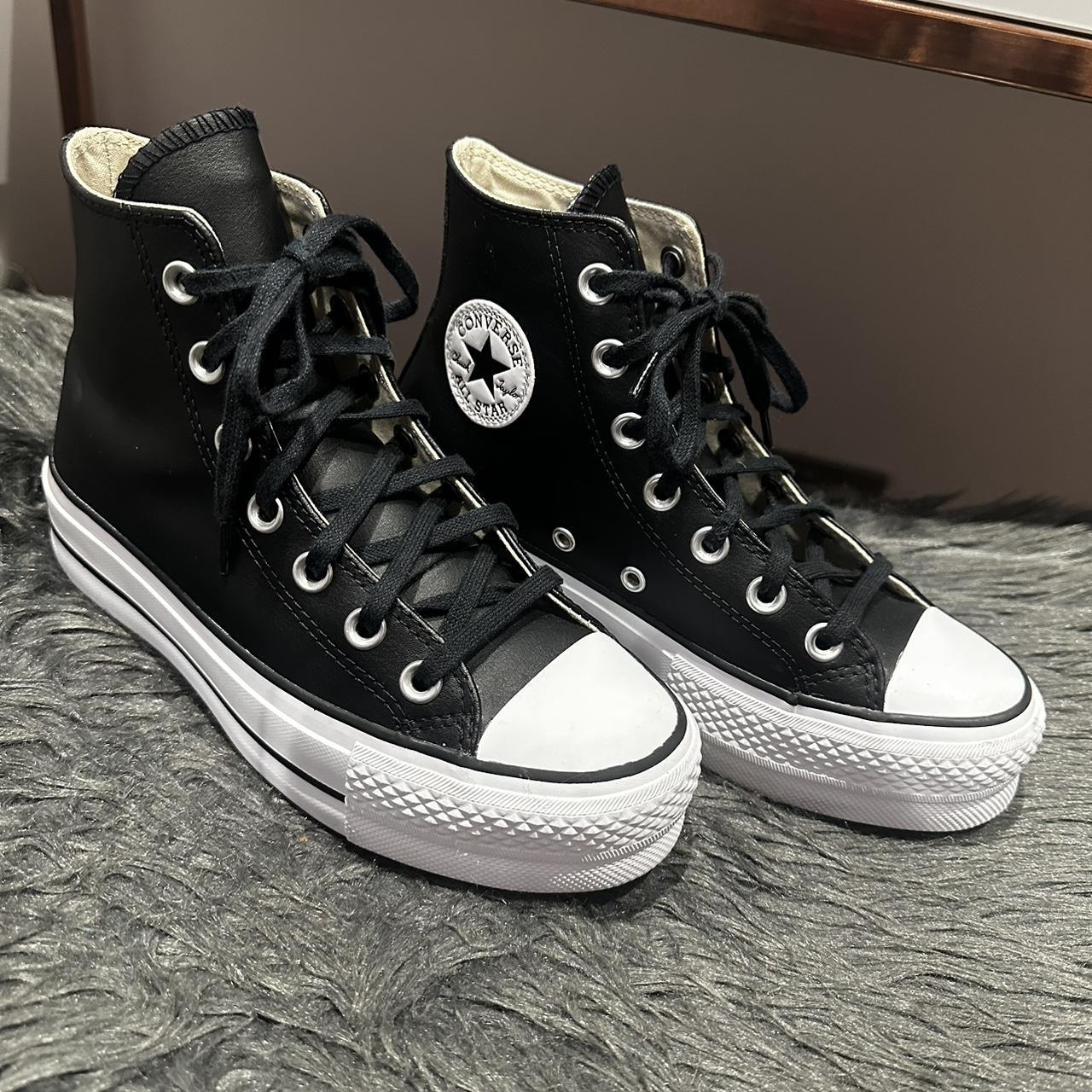 Converse Women's Black and White Trainers | Depop