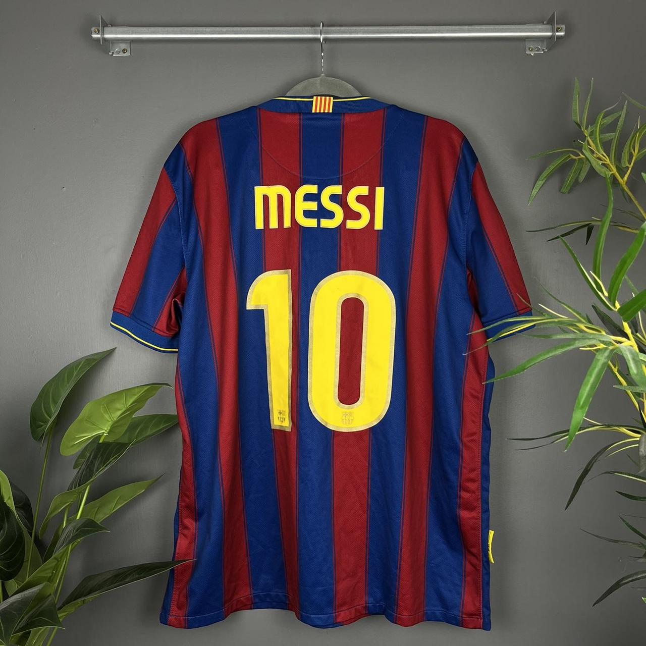 Messi FC Barcelona Jersey Youth XL Pre-owned. No - Depop