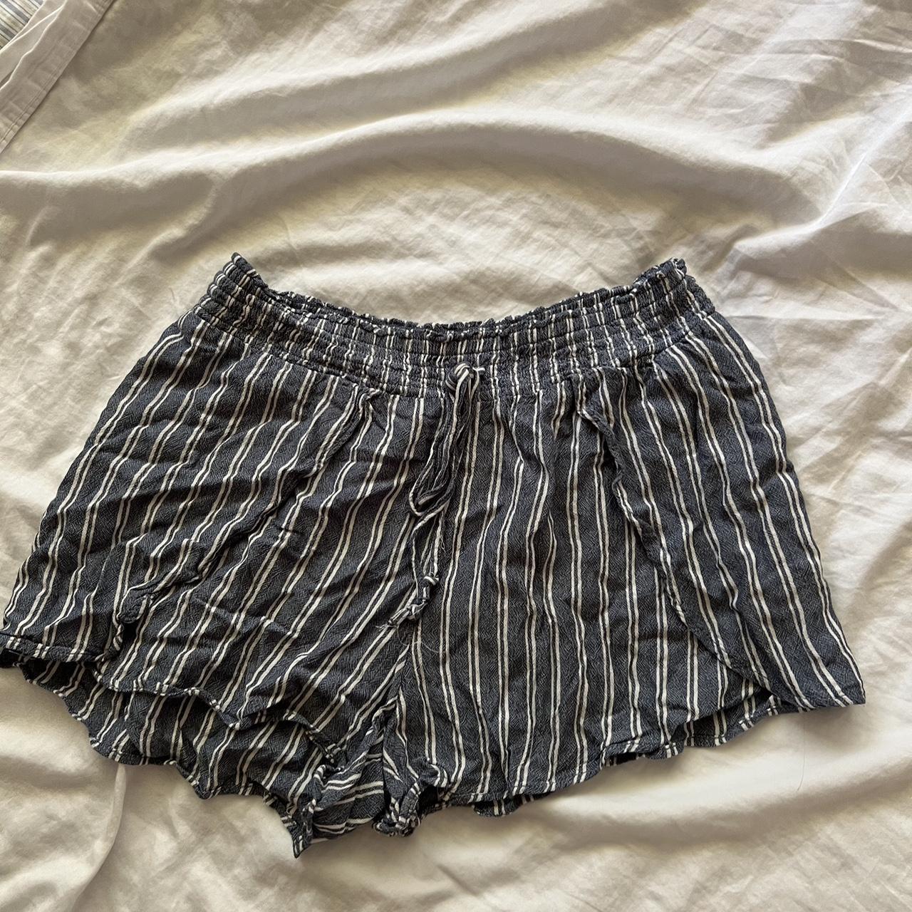 American eagle striped shorts size xs but also fits... - Depop