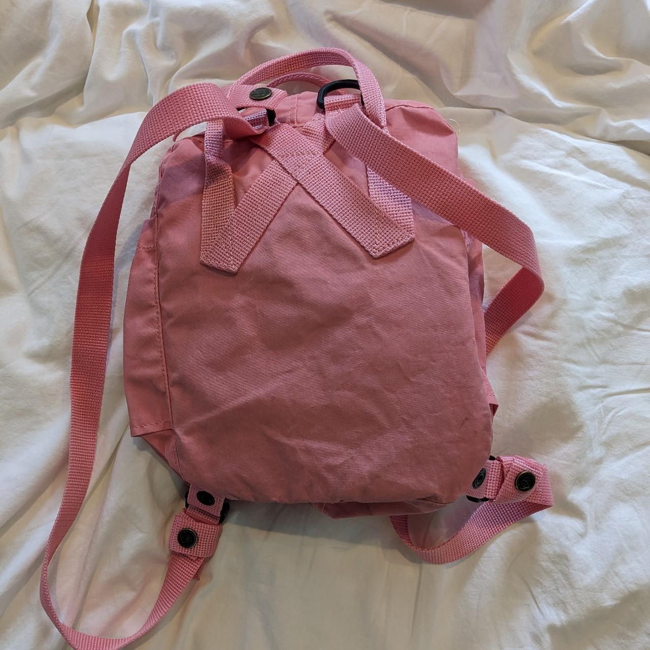 Fjällräven Women's Pink Bag (2)