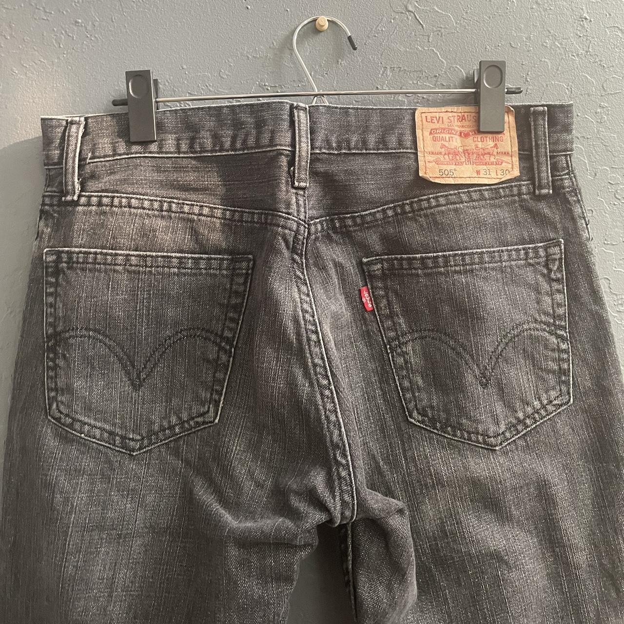 Levi's Men's Grey and Black Jeans | Depop