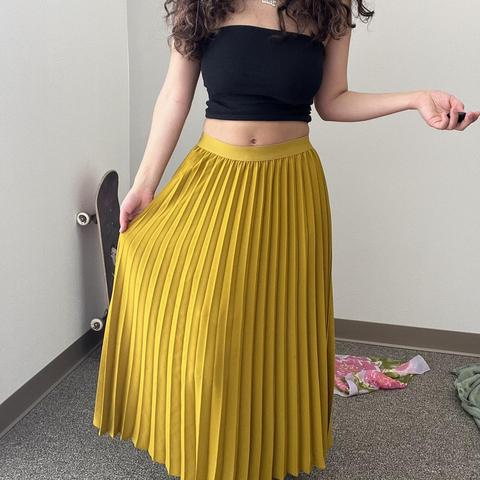 Mustard yellow 2025 pleated maxi skirt