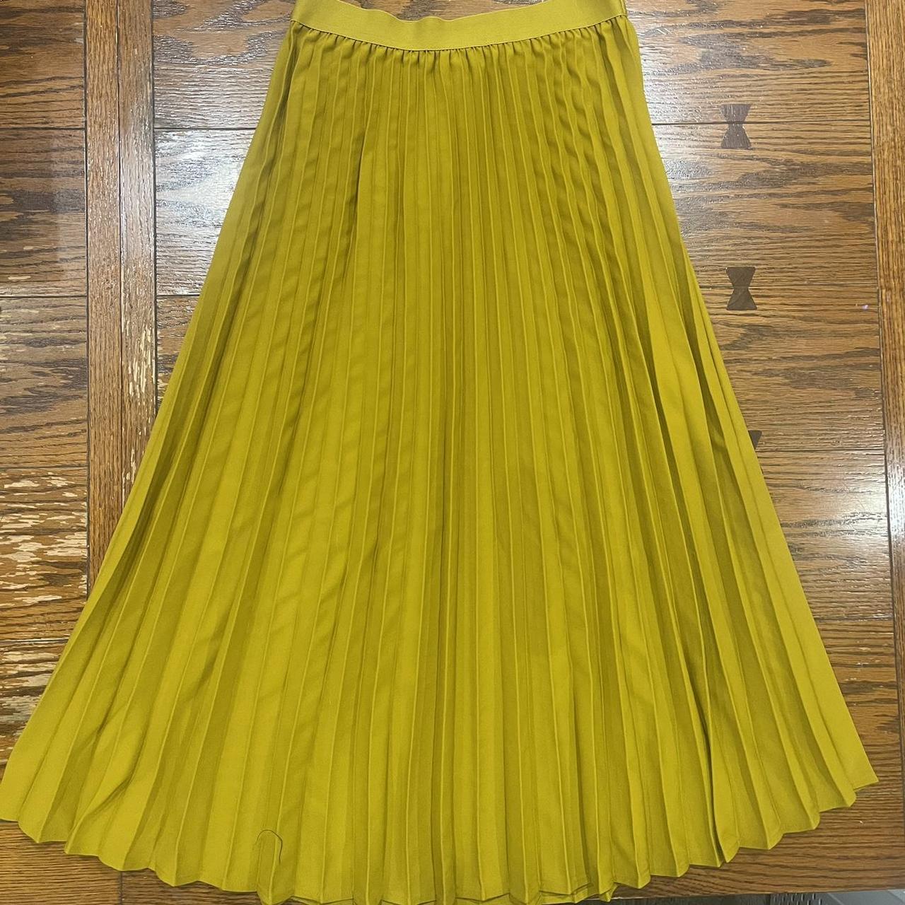 Pleated maxi skirt mustard best sale