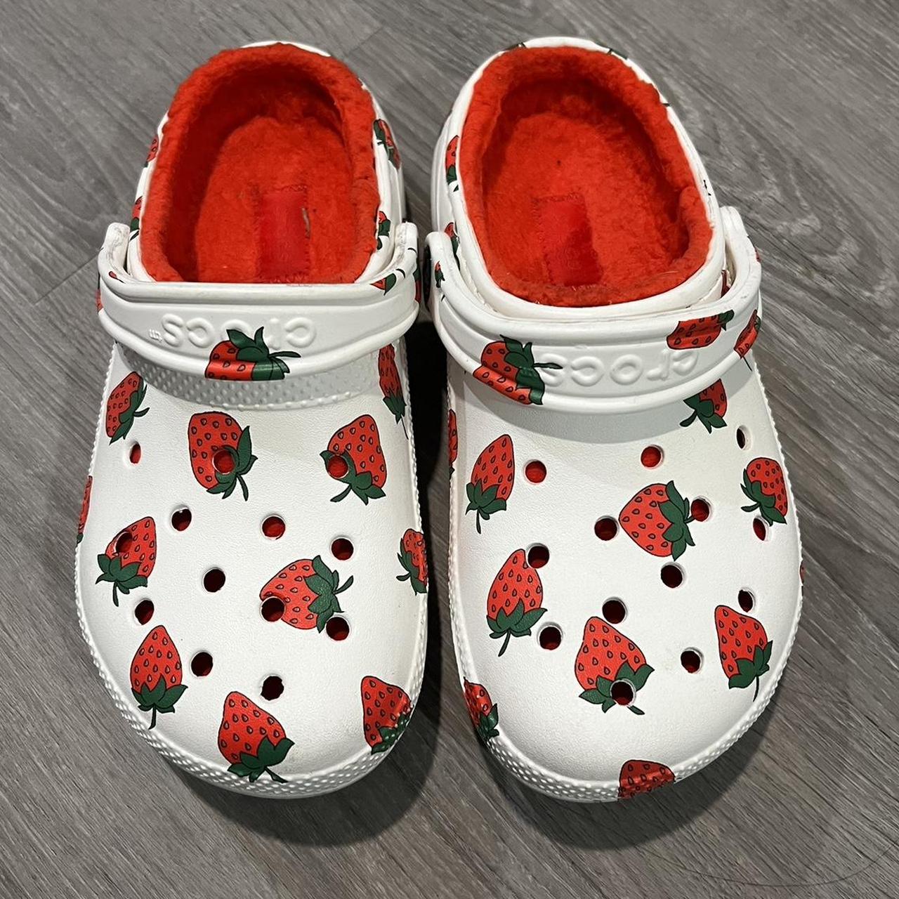 Crocs strawberry online print