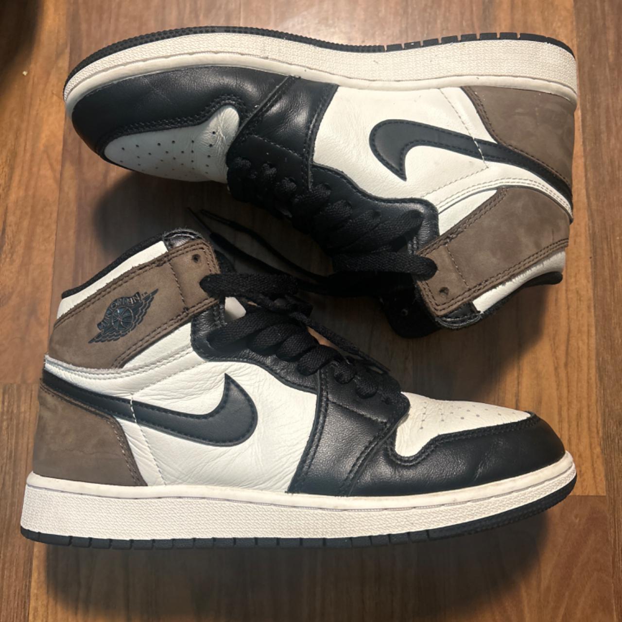 Creased Air Jordan Mid Mocha Air Jordan High (GS), Dark Mocha
