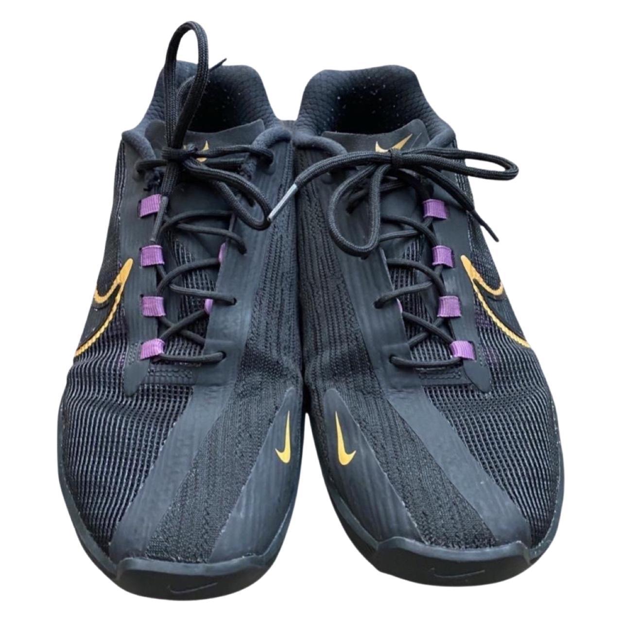 womens green and black nike shoes