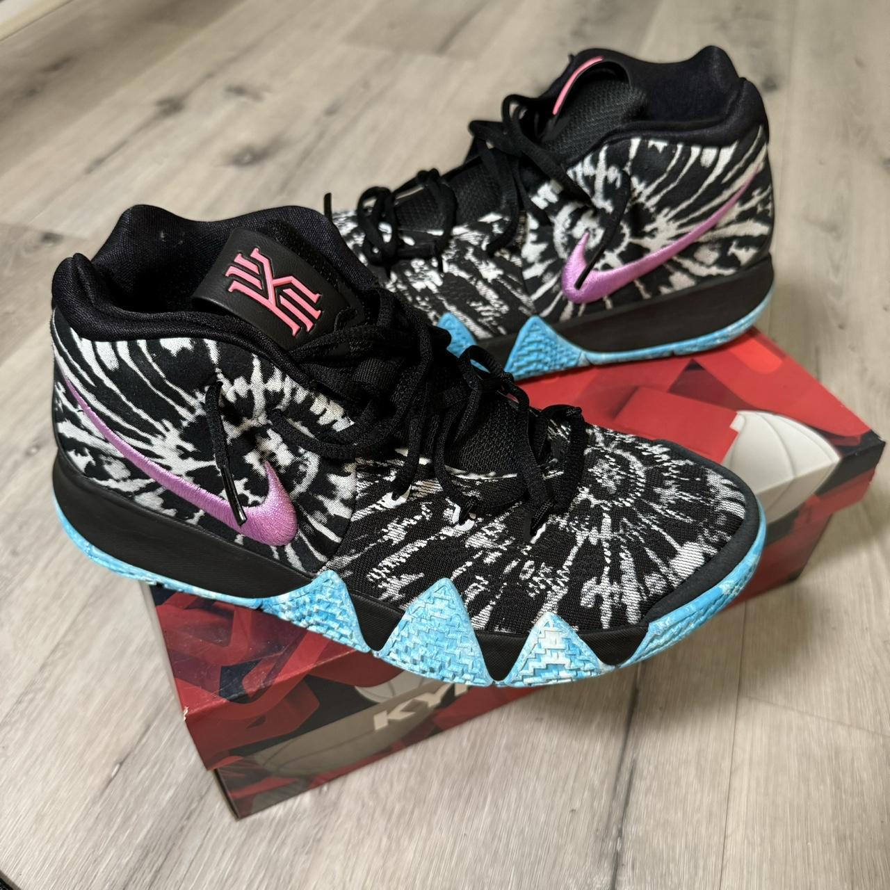 Kyrie orders 4s mens