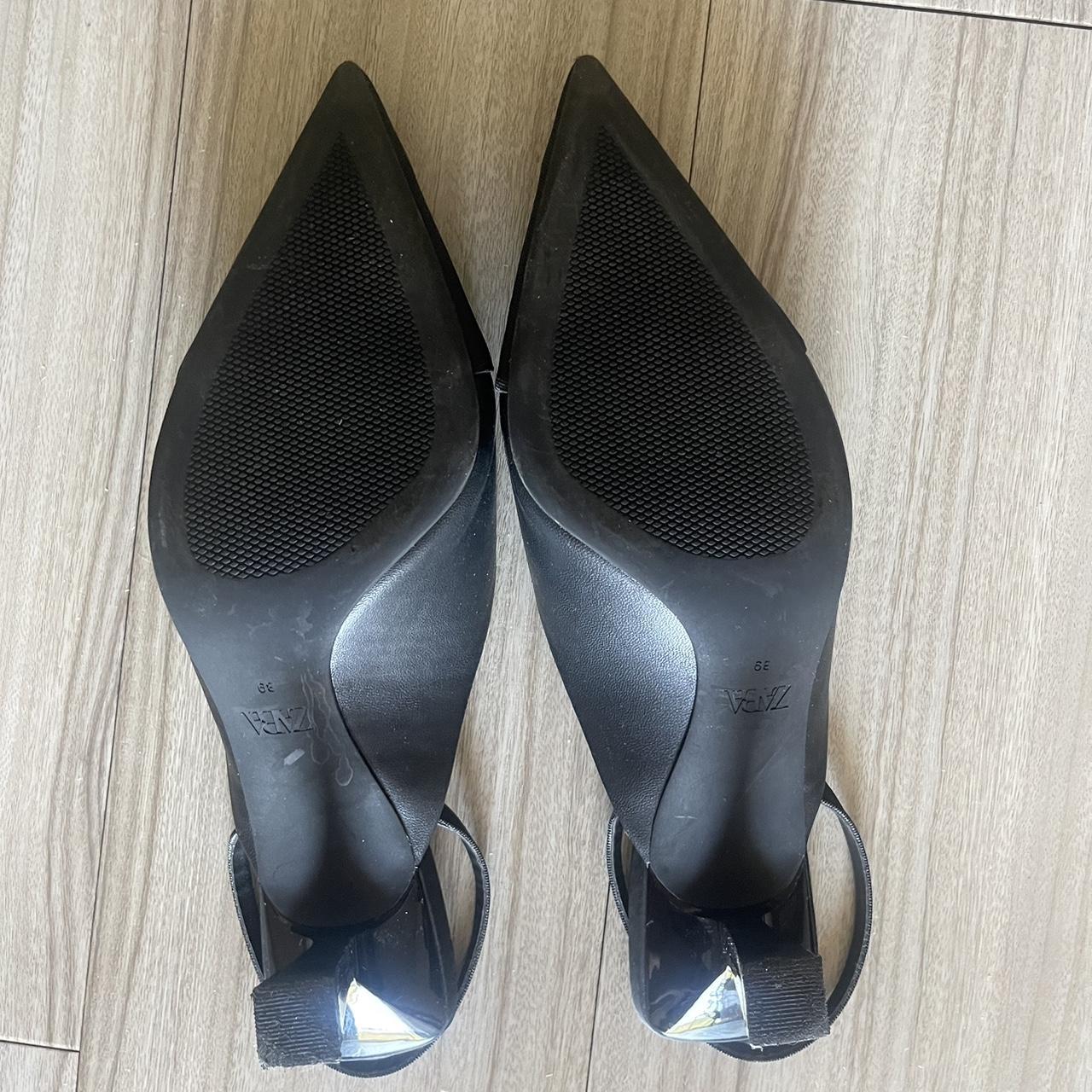 Zara Women's Black and Gold Courts (4)