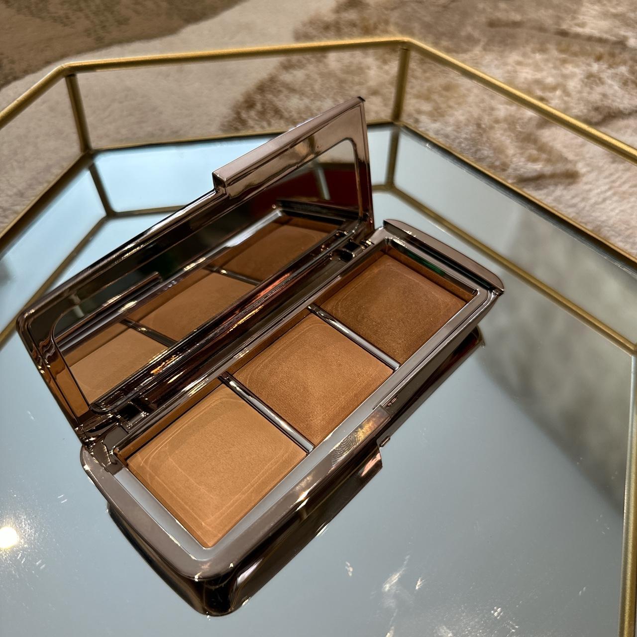 HOURGLASS AMBIENT LIGHTING PALETTE VOLUME II... Depop