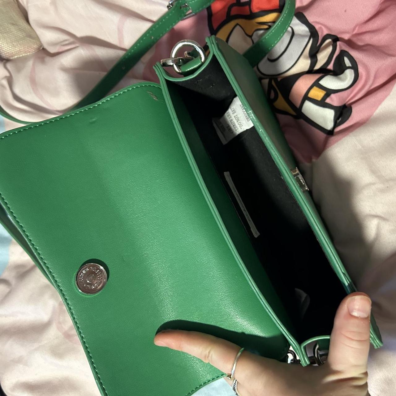 Green cross body sport girl handbag Worn only a few... Depop