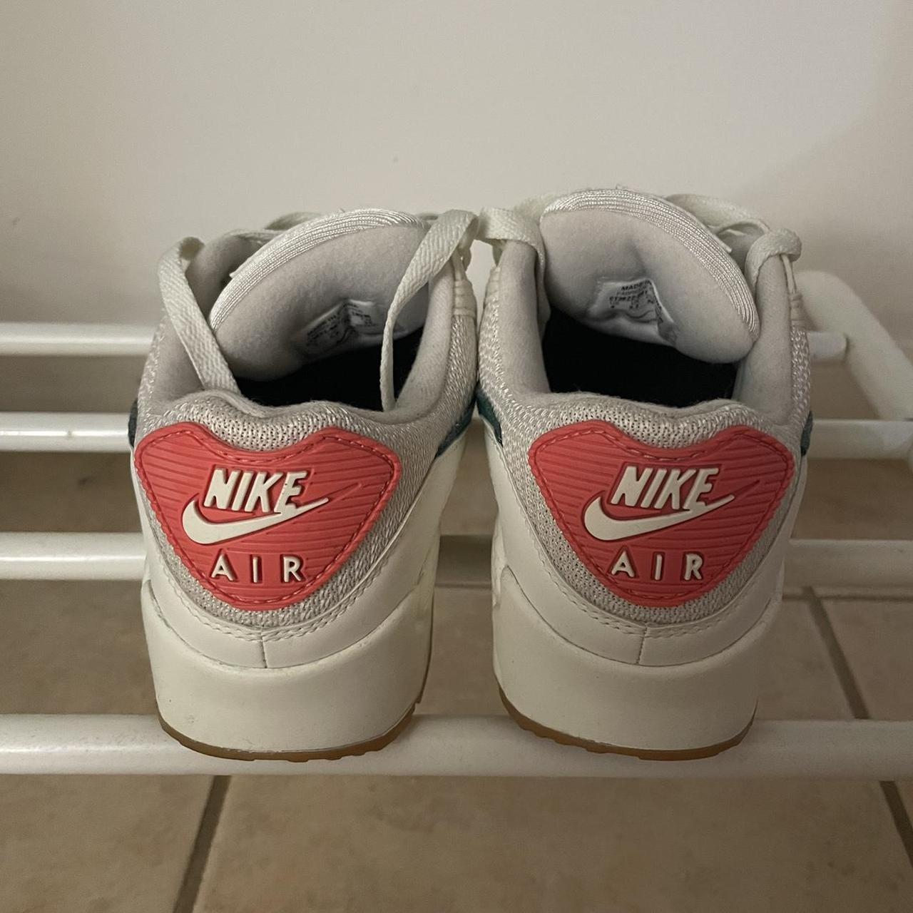 Nike Women's Cream Trainers Depop