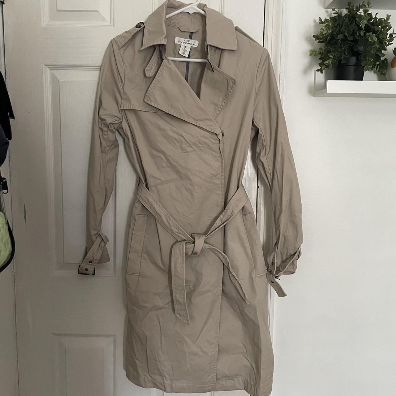 cream trench coat size: small / 4 brand:... - Depop