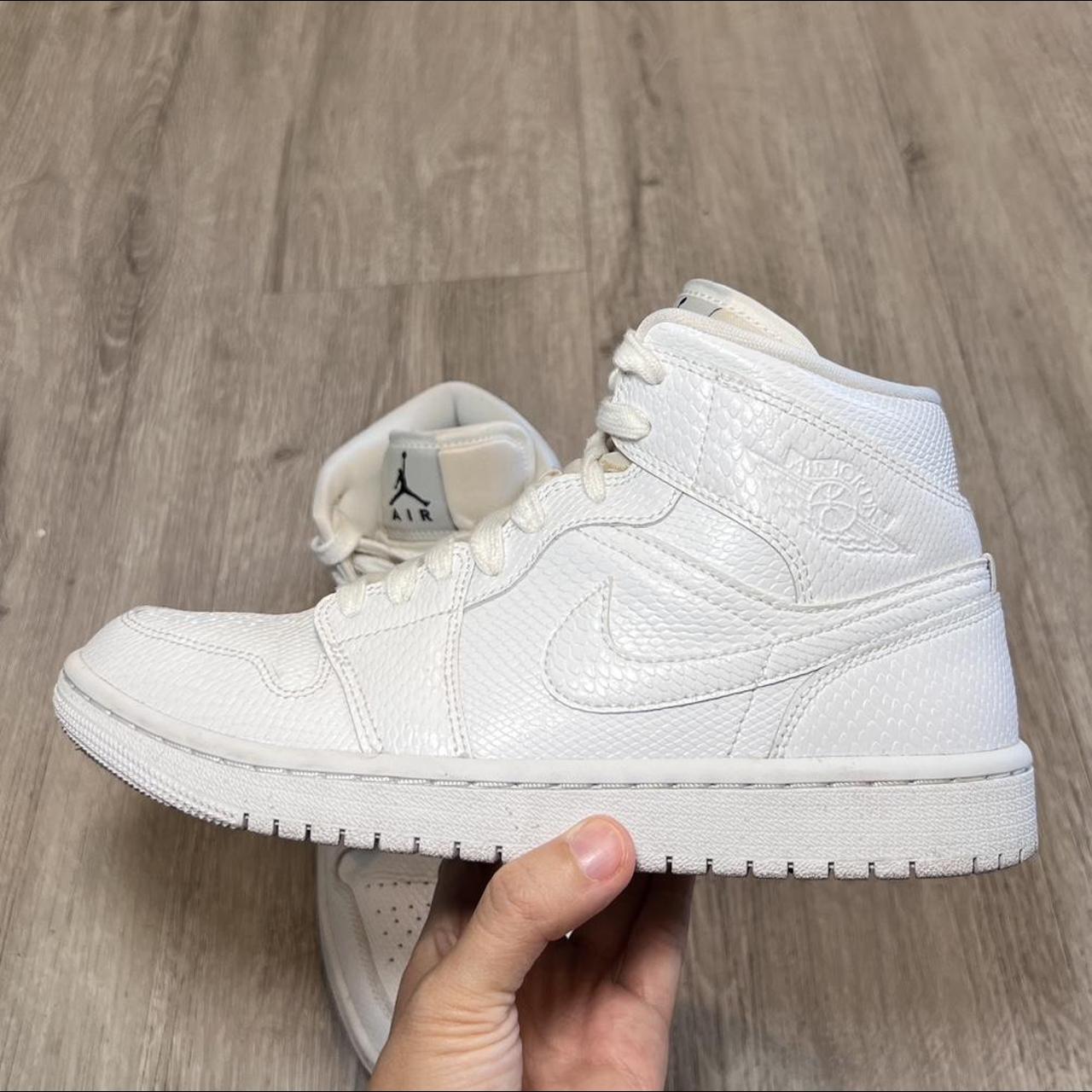 womens air jordan 1 mid white snakeskin