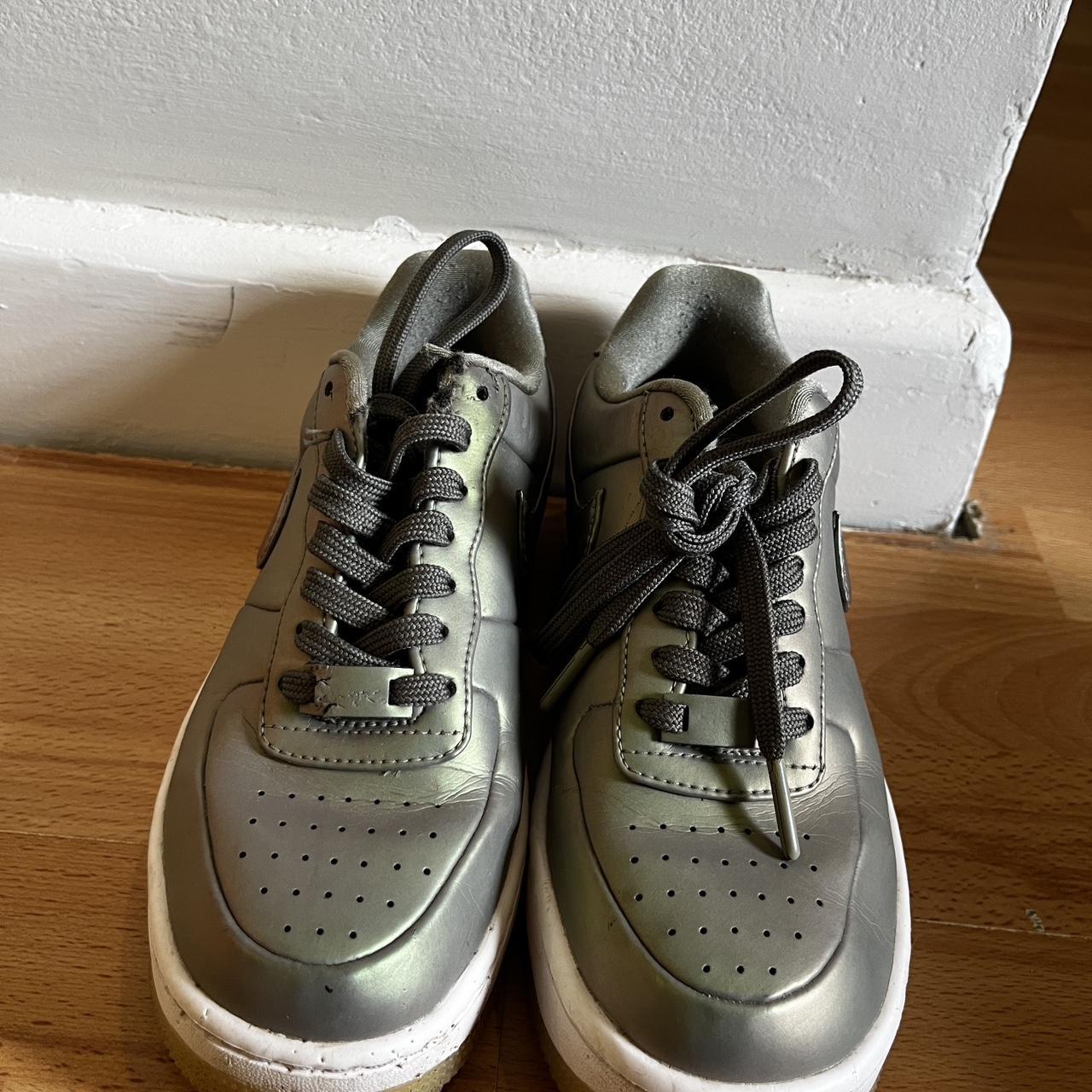 Nike trainers best sale size 4