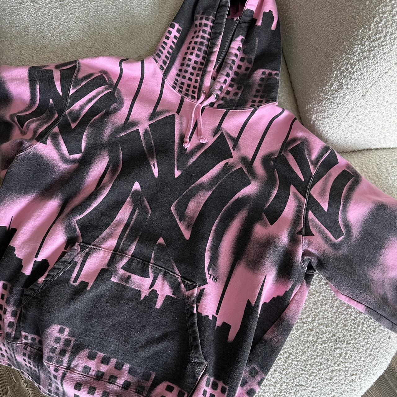 Supreme / New York Yankees Airbrush Hooded Sweatshirt Pink