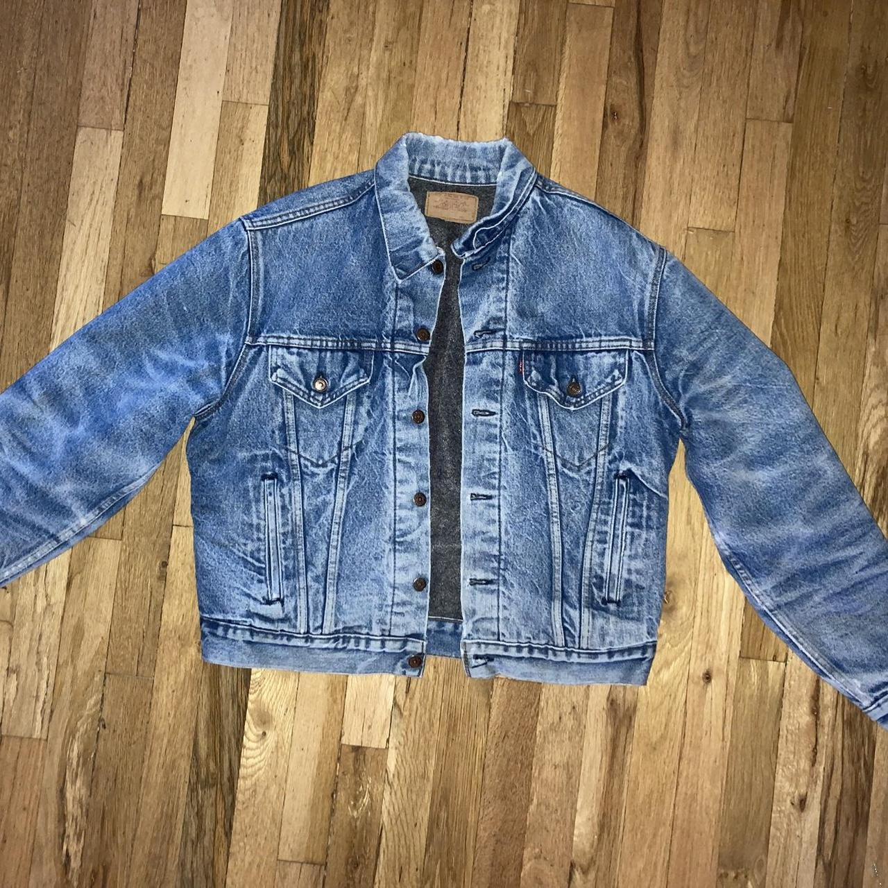 the most perfect vintage levi jean jacket! worn... - Depop