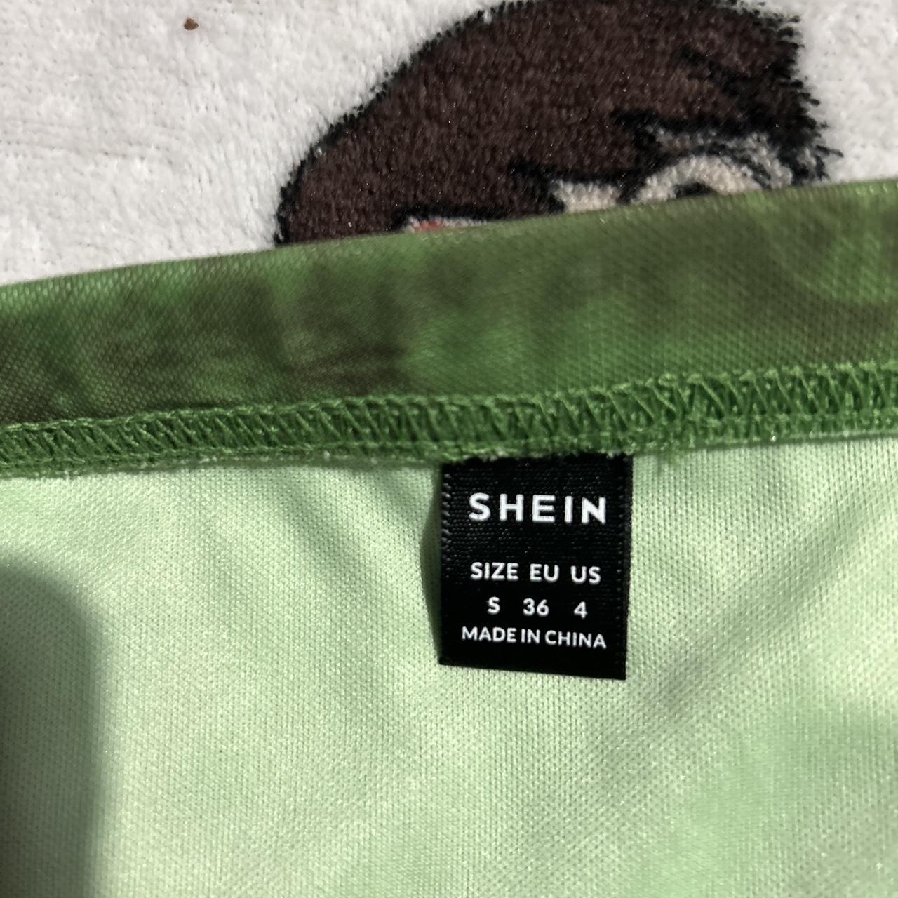 SHEIN Women's Green Crop-top | Depop