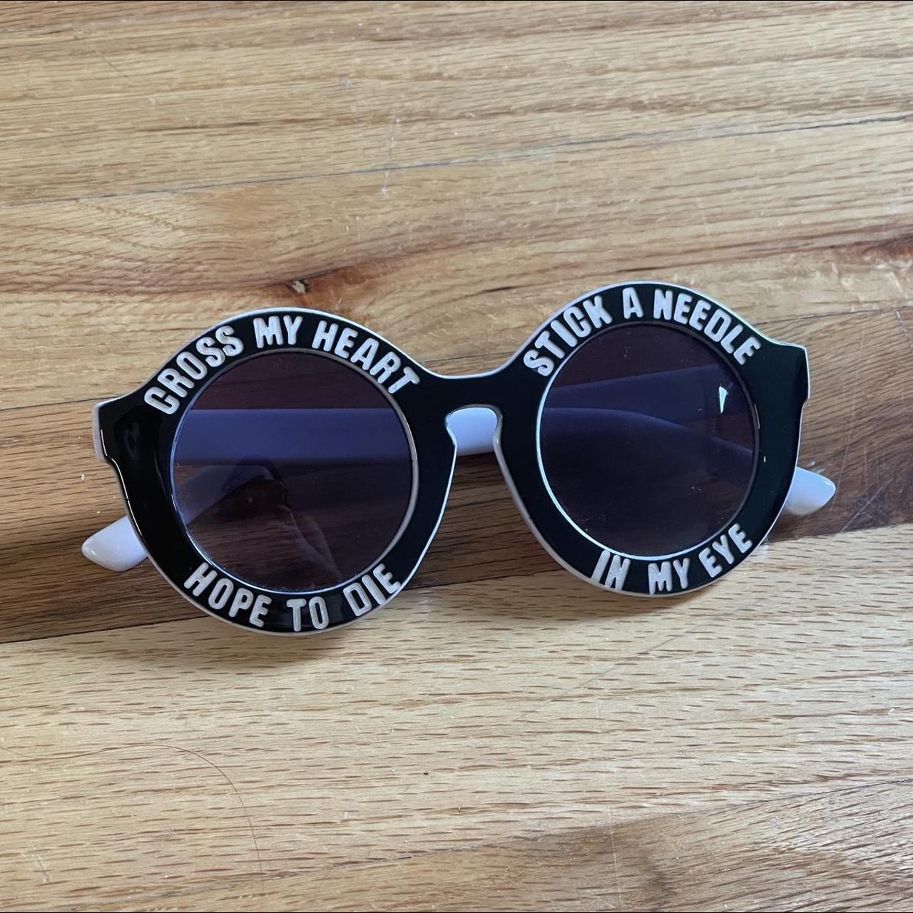 Urban Outfitters Women's Black and White Sunglasses