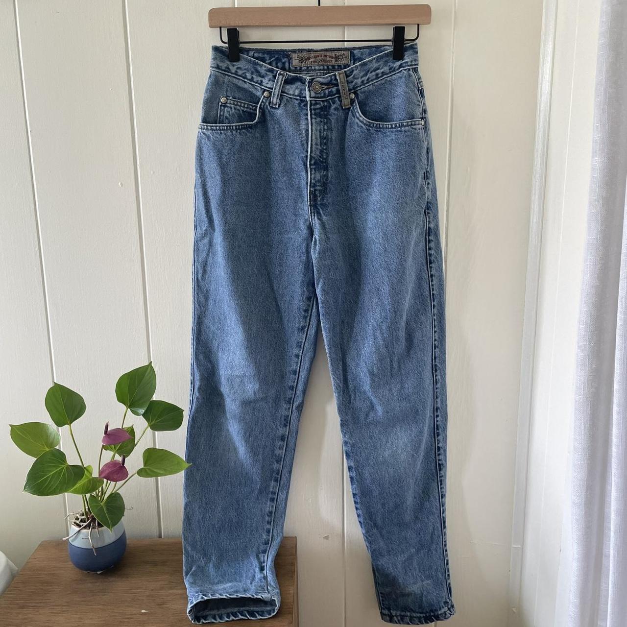 item listed by emmypii