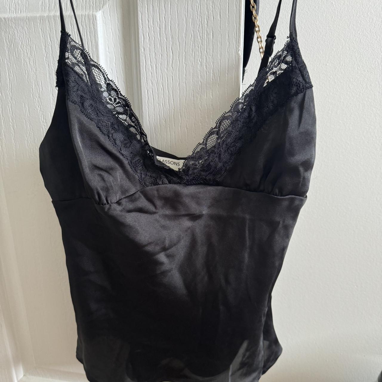 Glassons lace top Brand new with tag - Depop