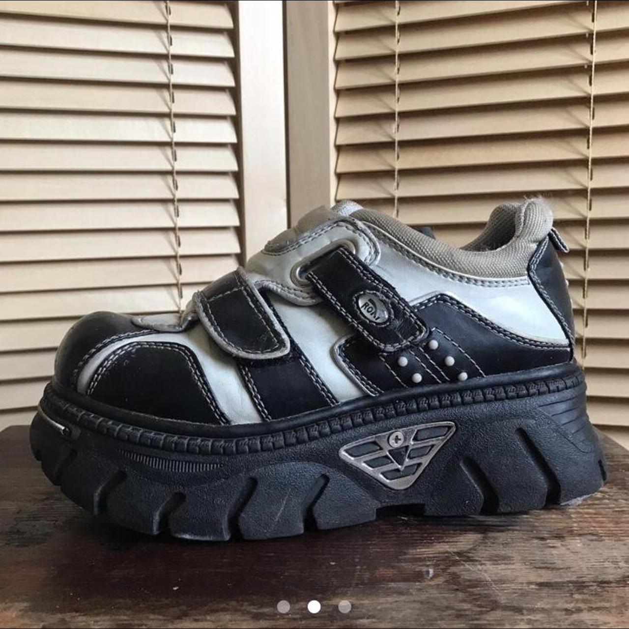 ISO ROXY SHOES DO NOT BUYYYY‼️‼️ HELP JUST DM ME IF... - Depop