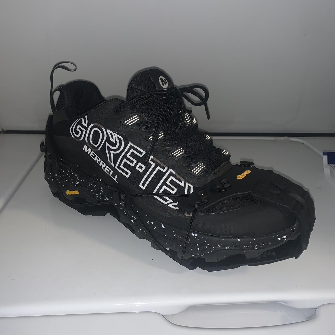 vibram sole walking shoes