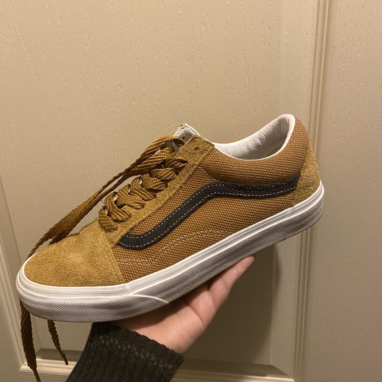 Vans skate deals shoes mens gold