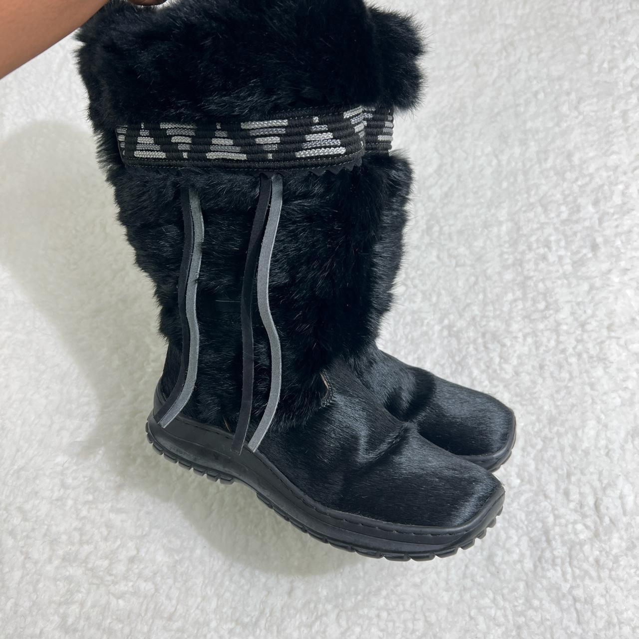 Minnetonka rabbit deals fur boots