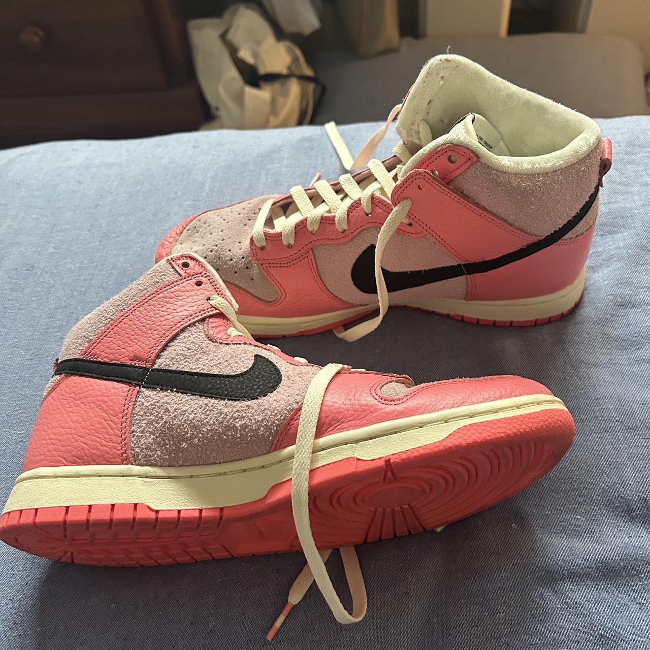 womens pink nike dunks