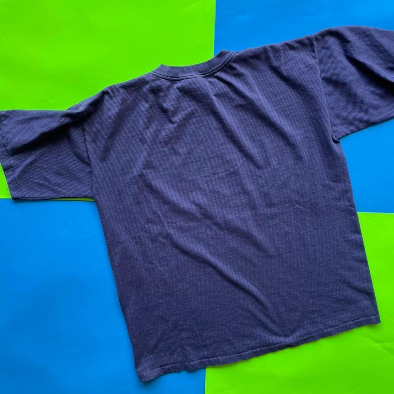 Reclaimed Vintage Men's Navy and Yellow T-shirt (2)