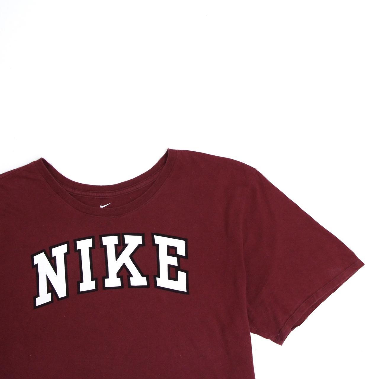 mens burgundy nike t shirt