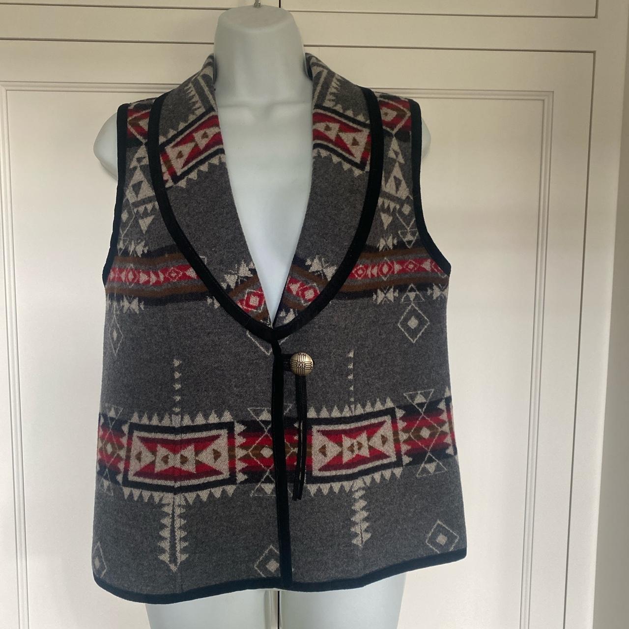 Pendleton Women's Grey and Red Gilet | Depop