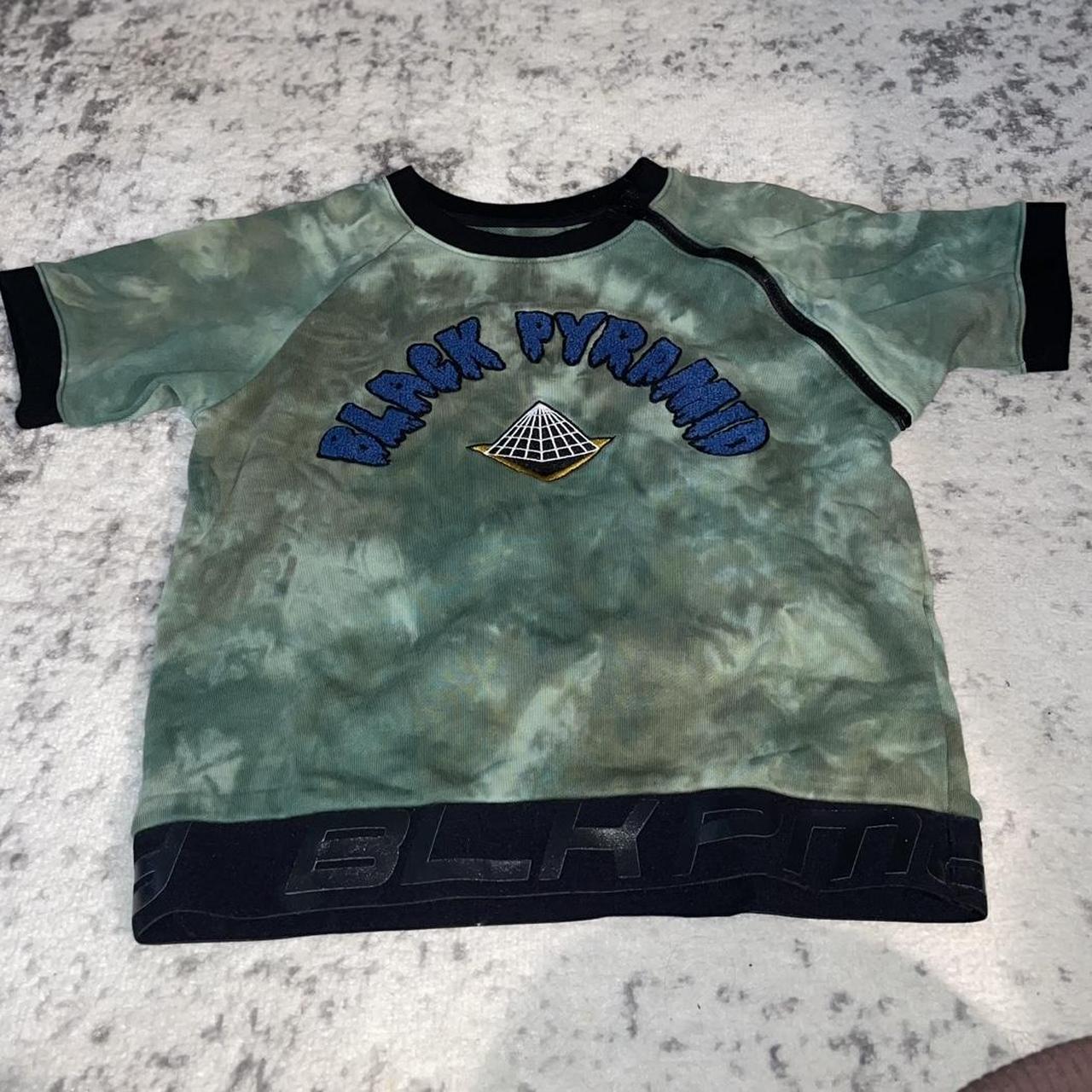 item listed by y2kpoppin