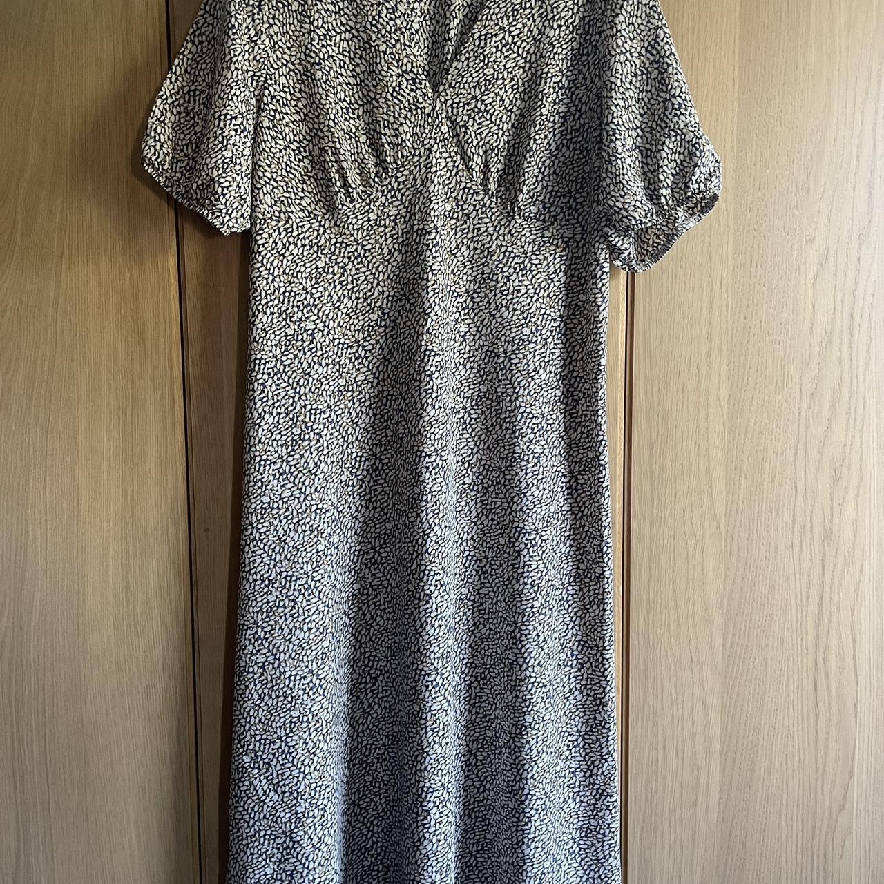 PRIMARK LADIES SHORT SLEEVE V NECK TEA DRESS. SIZE