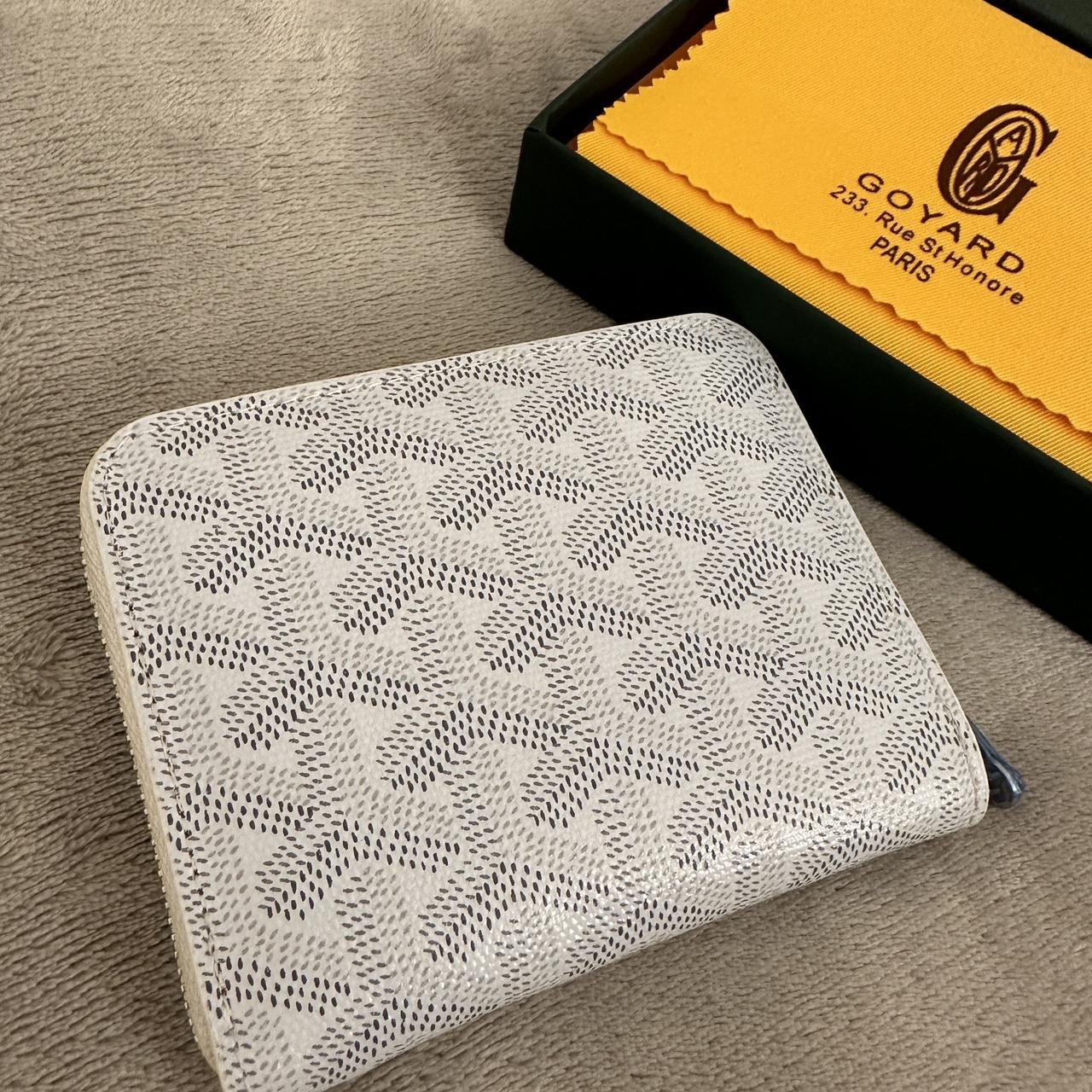 Goyard Women's White and Black Walletpurses Depop