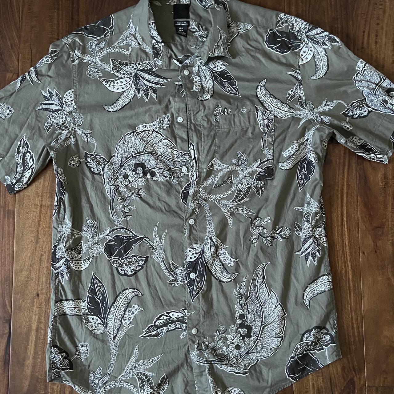 H&M men sage green patterned floral shirt #men #h&m... - Depop