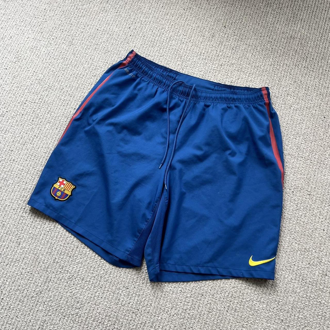 🚶🏼‍♂️ 00's Barcelona Football Shorts 👕 XL mens 🖌️ Depop