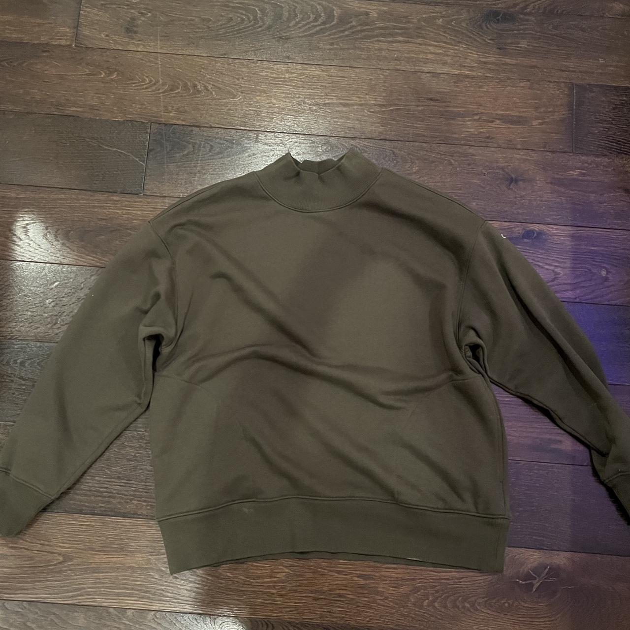 Alo Army green turtle neck crewneck Xs - Depop