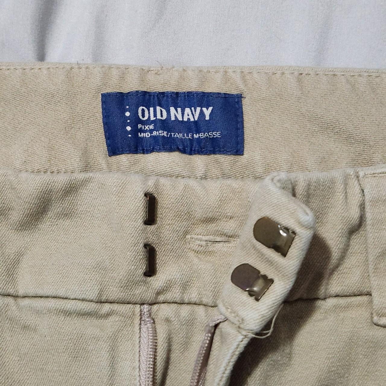 Old Navy Mid-Rise Pixie Pants Size 2 Regular - Depop