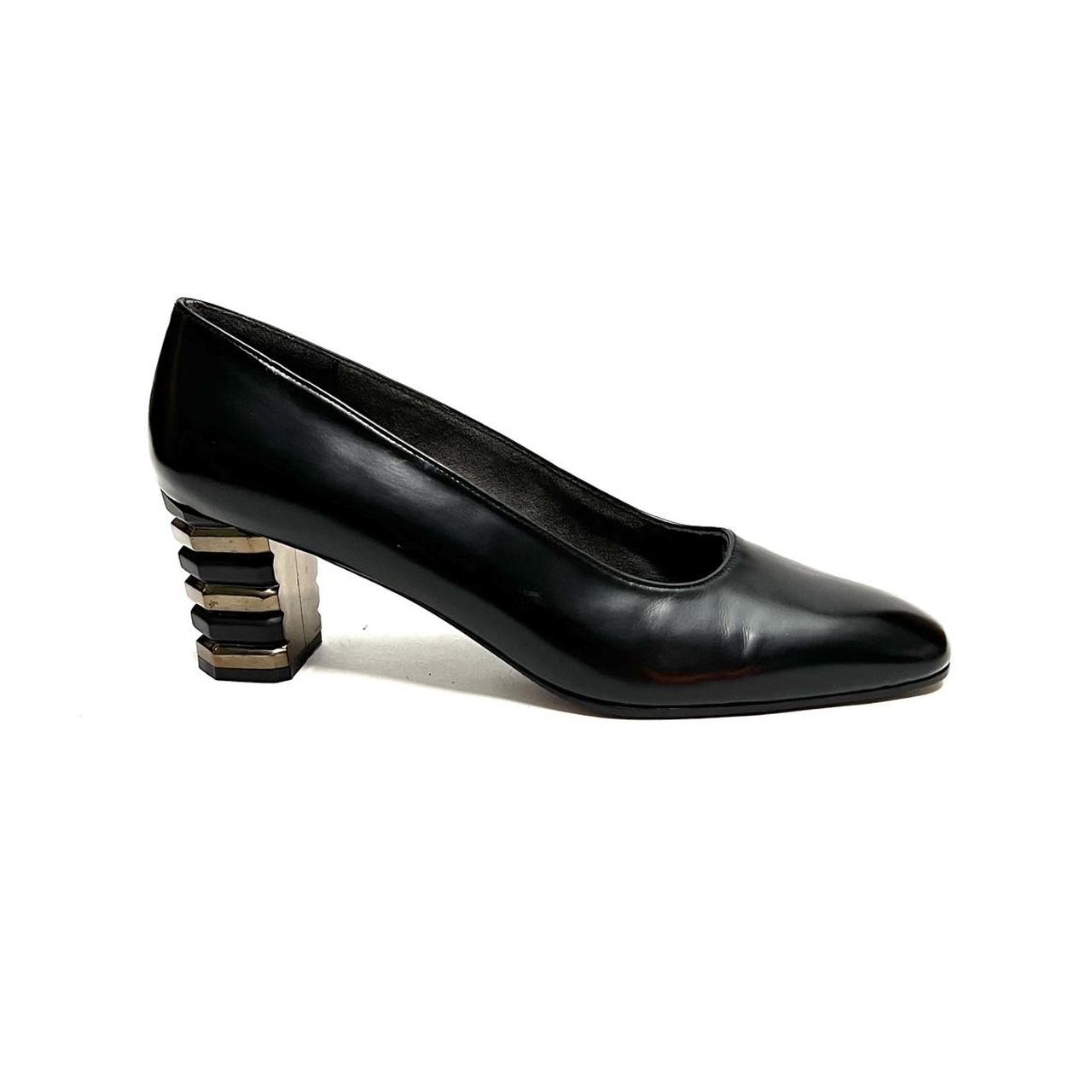 item listed by boltedvintage