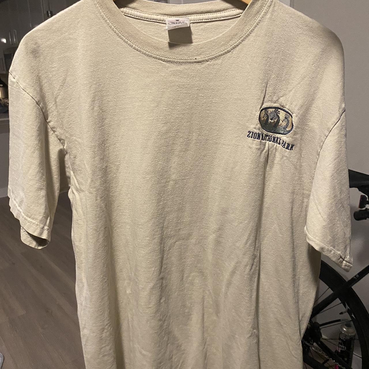 Men's Cream T-shirt | Depop