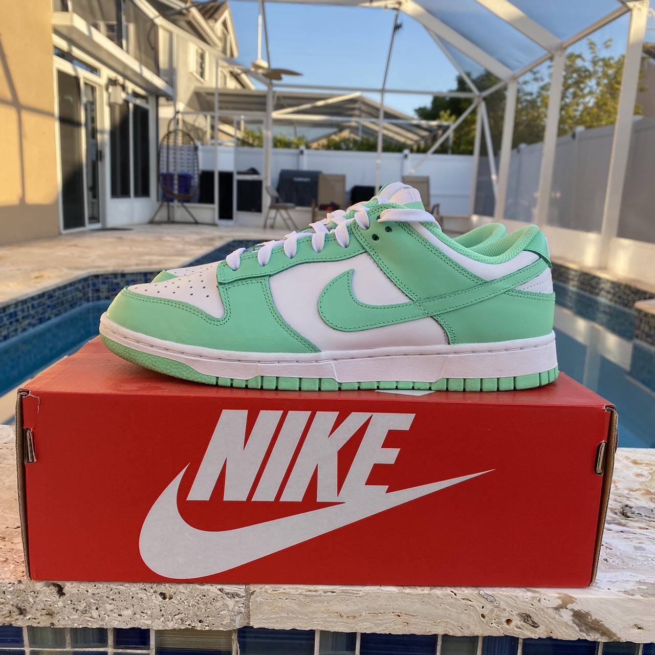 mens nike green