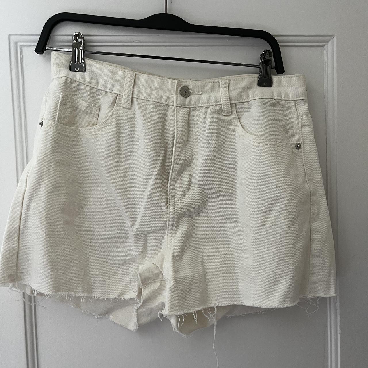 Cream white shorts - Depop