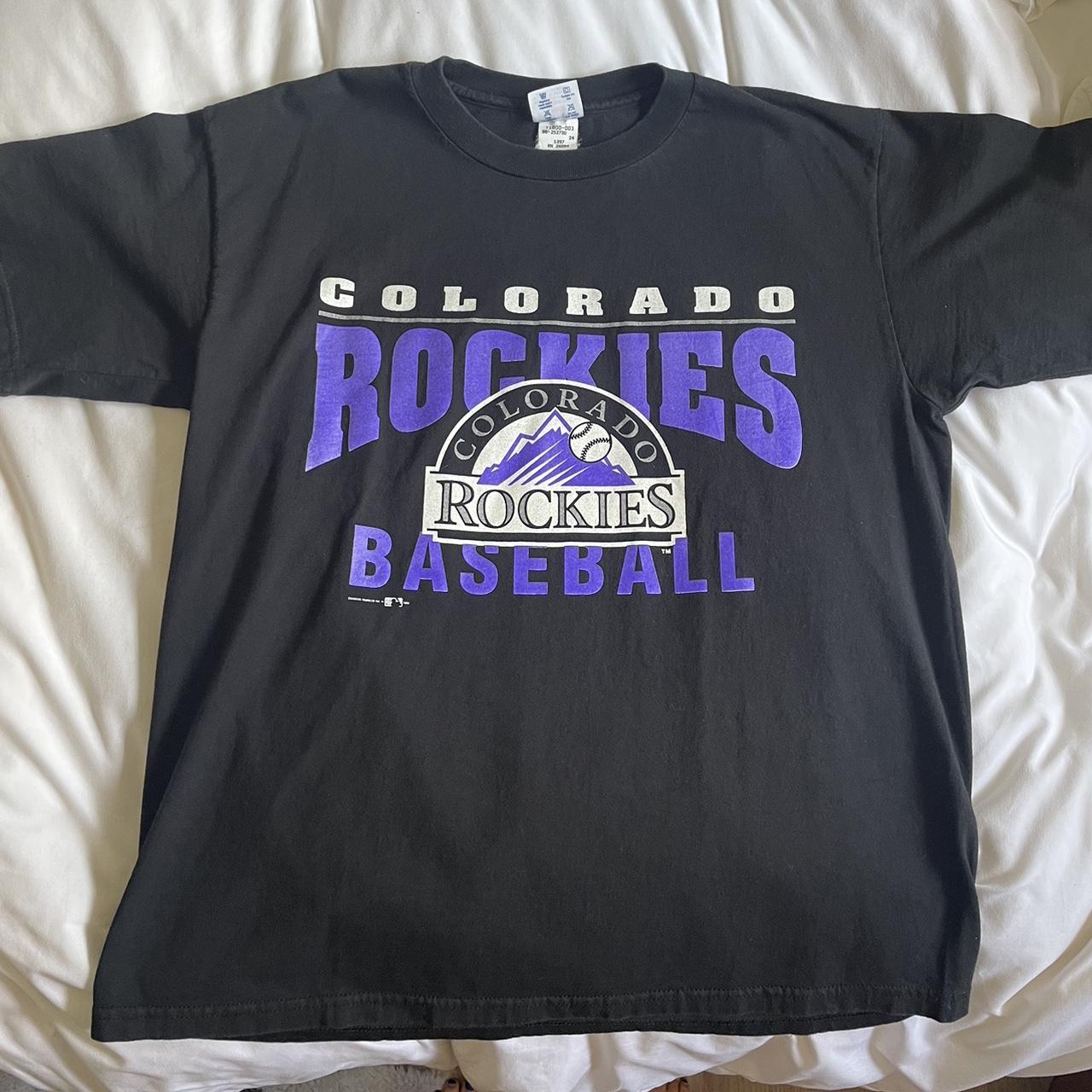 VINTAGE COLORADO ROCKIES TEE! SIZE LARGE! MESSAGE ME - Depop